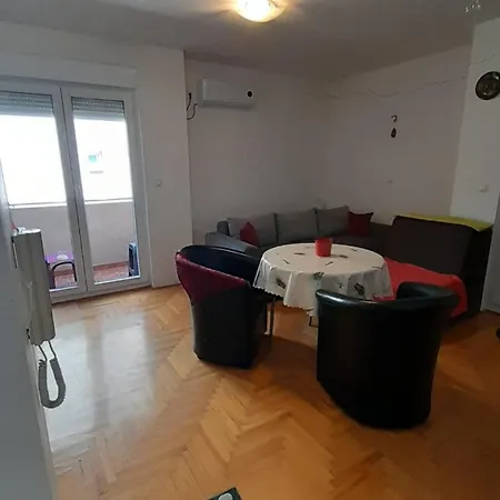 Tomic-raskovic Apartment *